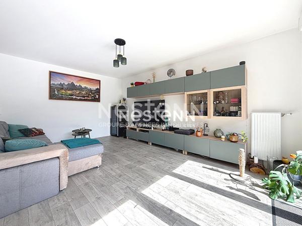 Montigny le Bretonneux - Quartier du Village - Sous garantie décennale. Appartement 3 pièce(s) 71m², 2 jardins, 2 places de parkings.