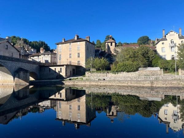Immeuble 50 000 € Laroquebrou 450 m² DPE