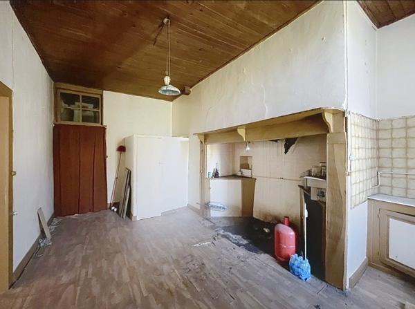 Immeuble 50 000 € Laroquebrou 450 m² DPE