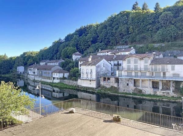 Immeuble 50 000 € Laroquebrou 450 m² DPE