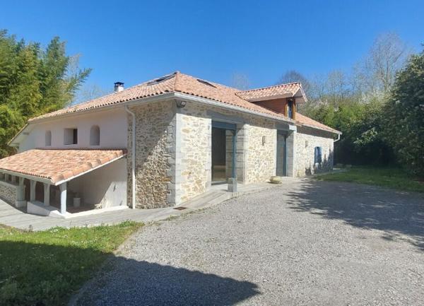 Maison à vendre    7 pièces •  Saint-Martin-de-Hinx