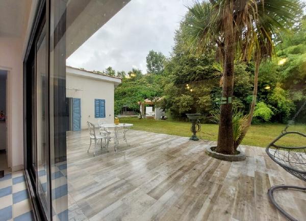 Maison à vendre    7 pièces •  Saint-Martin-de-Hinx