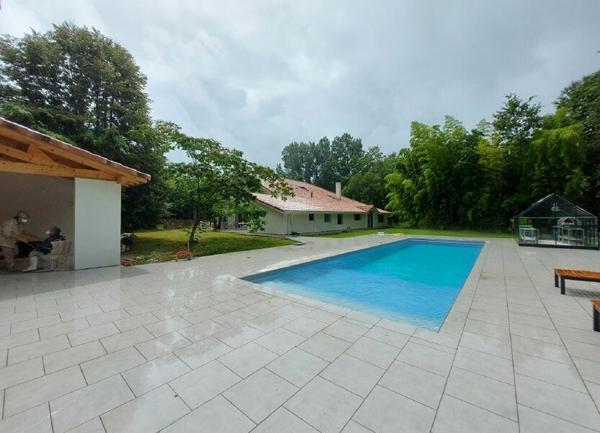 Maison à vendre    7 pièces •  Saint-Martin-de-Hinx