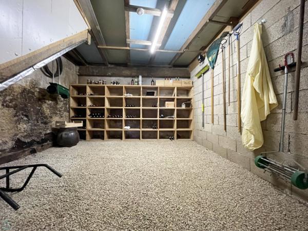 LONGERE CHARENTAISE DE 289M² AVEC JARDIN