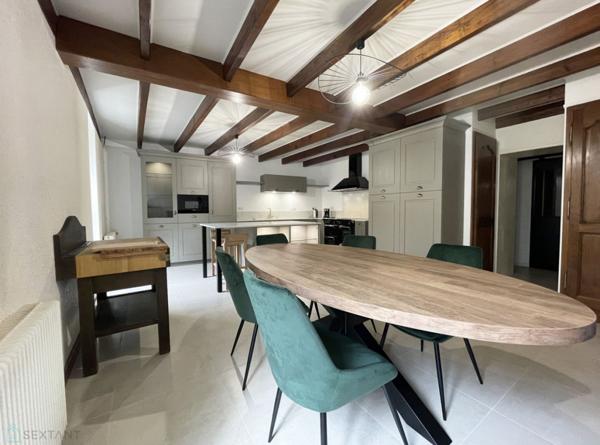 LONGERE CHARENTAISE DE 289M² AVEC JARDIN