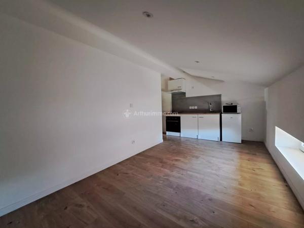 Location                                                      Studio
                        
                     1 pièces                      15 m2                     à Carmaux