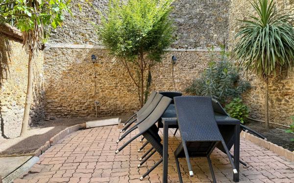 Appartement à vendre    4 pièces • 124,09 m2 Paris 16