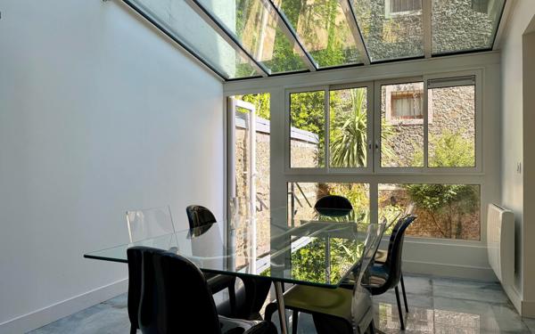 Appartement à vendre    4 pièces • 124,09 m2 Paris 16