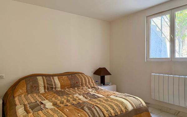 Appartement à vendre    4 pièces • 124,09 m2 Paris 16