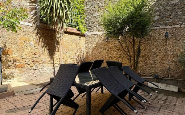 Appartement à vendre    4 pièces • 124,09 m2 Paris 16