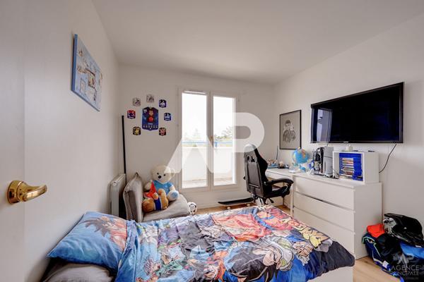 Appartement Rueil Malmaison 5 pièce(s) 109.70 m2 €945 000 ** - Référence 19806