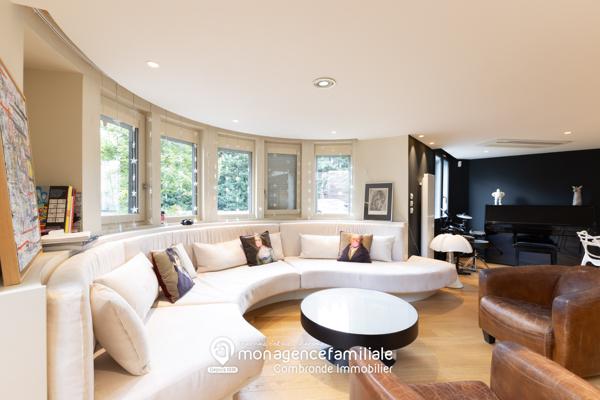 Maison
                                                                                                                                                                                                                                                                                                                        6 pièce(s)                                                                                                                                                                                                          4 chambre(s)                                                                                                                                                                                                          250  m²