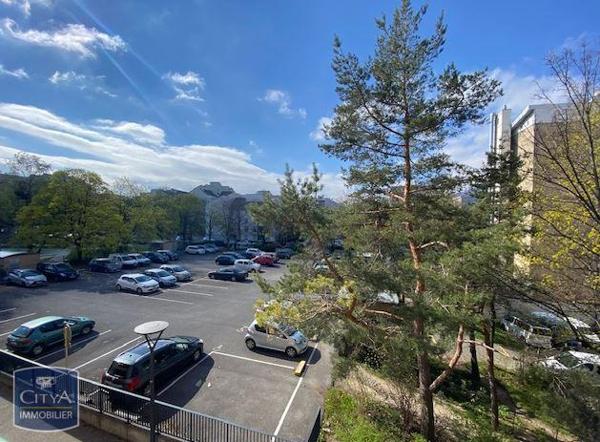 Appartement à louer 3 pièces 73.4m²