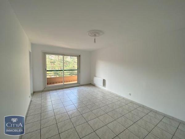 Appartement à louer 3 pièces 73.4m²