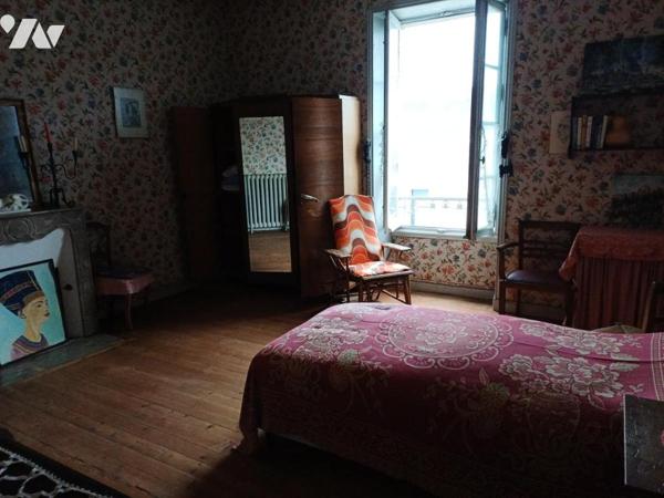 A VENDRE à ST JEAN D'HERMINE (85210) Propriété de 181m2 hab. + dépendances sur terrain de 2.946m2