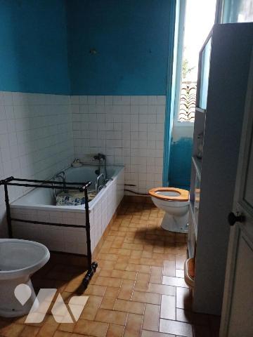 A VENDRE à ST JEAN D'HERMINE (85210) Propriété de 181m2 hab. + dépendances sur terrain de 2.946m2