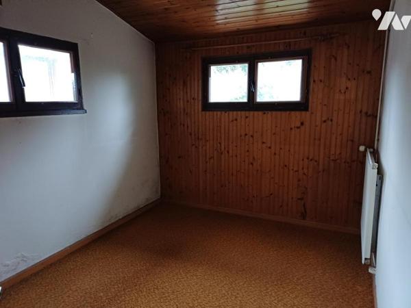 A VENDRE à ST JEAN D'HERMINE (85210) Propriété de 181m2 hab. + dépendances sur terrain de 2.946m2