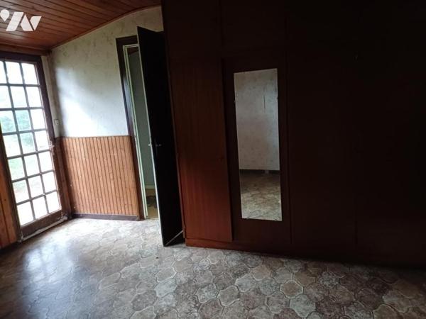 A VENDRE à ST JEAN D'HERMINE (85210) Propriété de 181m2 hab. + dépendances sur terrain de 2.946m2