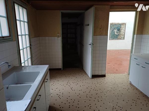 A VENDRE à ST JEAN D'HERMINE (85210) Propriété de 181m2 hab. + dépendances sur terrain de 2.946m2