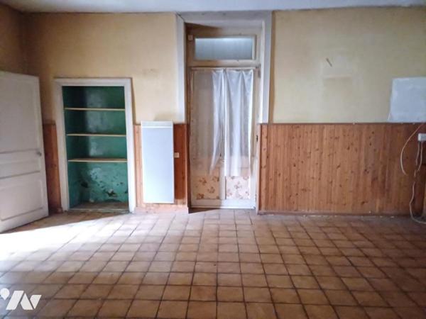 A VENDRE à ST JEAN D'HERMINE (85210) Propriété de 181m2 hab. + dépendances sur terrain de 2.946m2