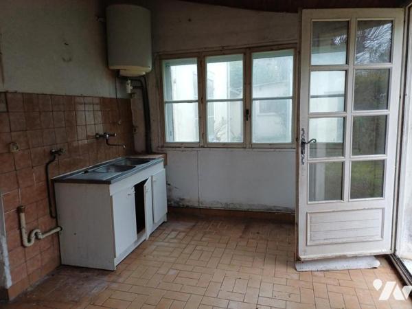 A VENDRE à ST JEAN D'HERMINE (85210) Propriété de 181m2 hab. + dépendances sur terrain de 2.946m2