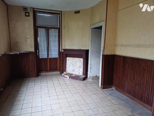 A VENDRE à ST JEAN D'HERMINE (85210) Propriété de 181m2 hab. + dépendances sur terrain de 2.946m2