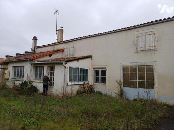 A VENDRE à ST JEAN D'HERMINE (85210) Propriété de 181m2 hab. + dépendances sur terrain de 2.946m2