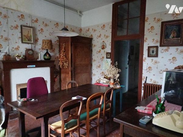 A VENDRE à ST JEAN D'HERMINE (85210) Propriété de 181m2 hab. + dépendances sur terrain de 2.946m2