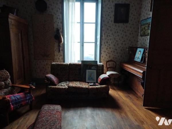 A VENDRE à ST JEAN D'HERMINE (85210) Propriété de 181m2 hab. + dépendances sur terrain de 2.946m2