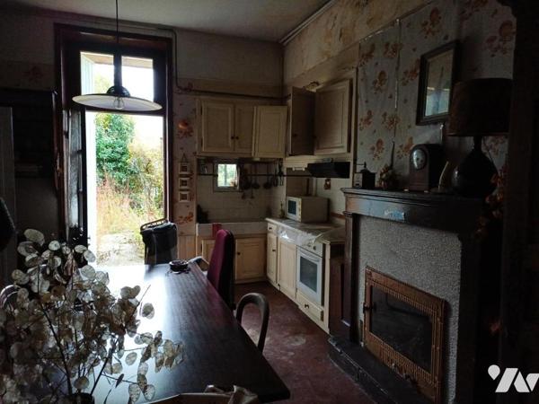 A VENDRE à ST JEAN D'HERMINE (85210) Propriété de 181m2 hab. + dépendances sur terrain de 2.946m2