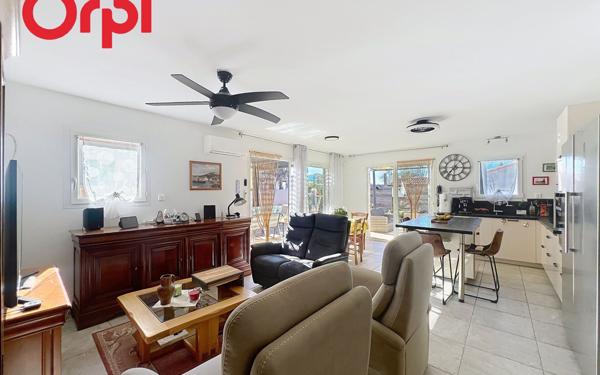 Maison à vendre    3 pièces •  Pia