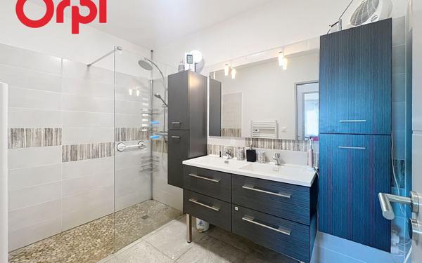 Maison à vendre    3 pièces •  Pia