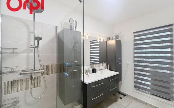 Maison à vendre    3 pièces •  Pia