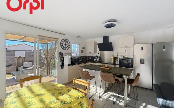 Maison à vendre    3 pièces •  Pia