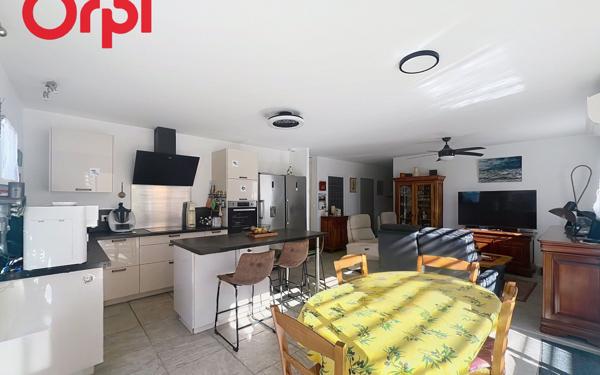 Maison à vendre    3 pièces •  Pia