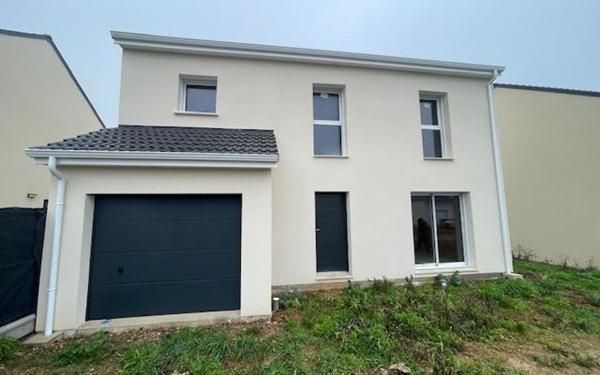 Maison à vendre    4 pièces •  Angerville-la-Campagne