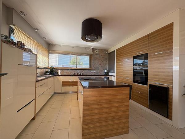 A vendre CLOHARS CARNOET (29360 - LE POULDU) Maison 6 pièces 4 chambres 145 m2