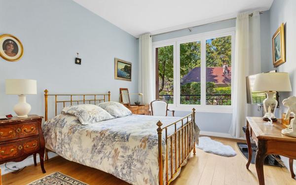 Appartement à vendre    5 pièces • 148,29 m2 Antony