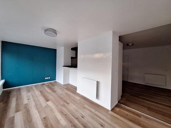 NANGIS PROCHE GARE, APPARTEMENT 4 PIECES 1ER ETAGE, 2 CHAMBRES, SEJOUR, CUISINE-SALLE A MANGER, PLACE DE PARKING