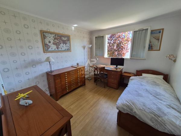 Maison Fourqueux 7 pièce(s) 840 000 € **  - Référence  18477