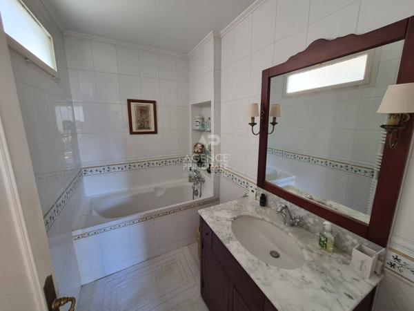 Maison Fourqueux 7 pièce(s) 840 000 € **  - Référence  18477
