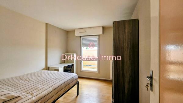 Appartement à louer 6 pièces de 99 m²