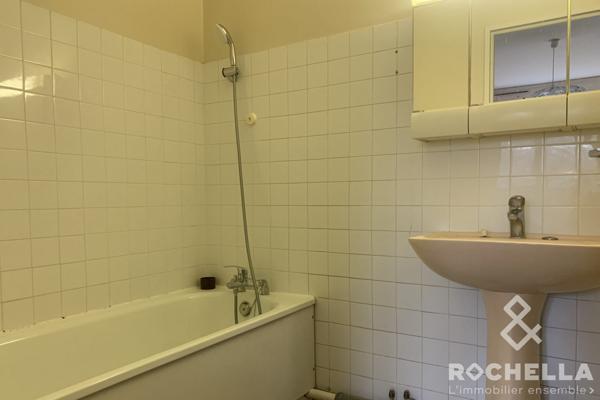 Appartement 45m2, 2 pièces avec balcon et garage privatif. Quartier St Eloi/canal de Rompsay