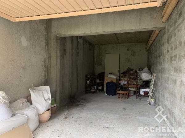 Appartement 45m2, 2 pièces avec balcon et garage privatif. Quartier St Eloi/canal de Rompsay