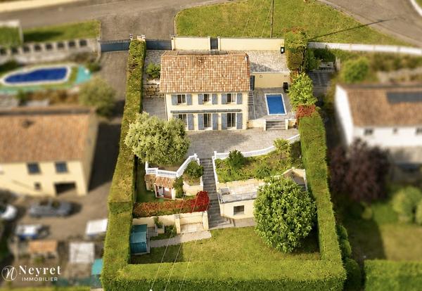 Maison 136 m² habitable, 5 chambres, Piscine et vue panoramique!