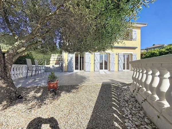 Maison 136 m² habitable, 5 chambres, Piscine et vue panoramique!