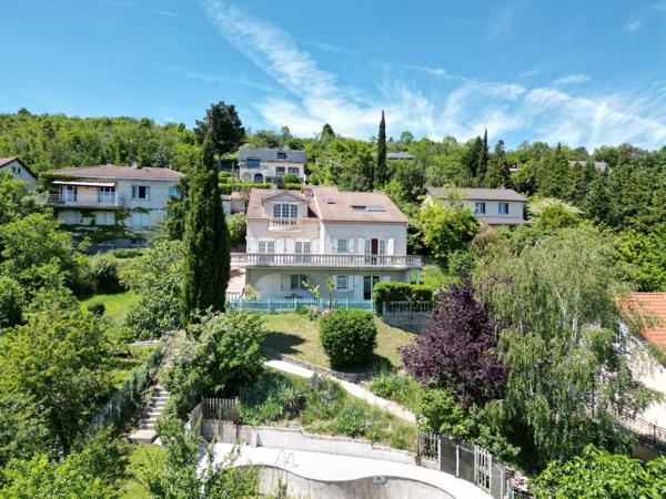 Blanzat - Les mauvaises, grande villa avec jardin et piscine, garages et vue panoramique