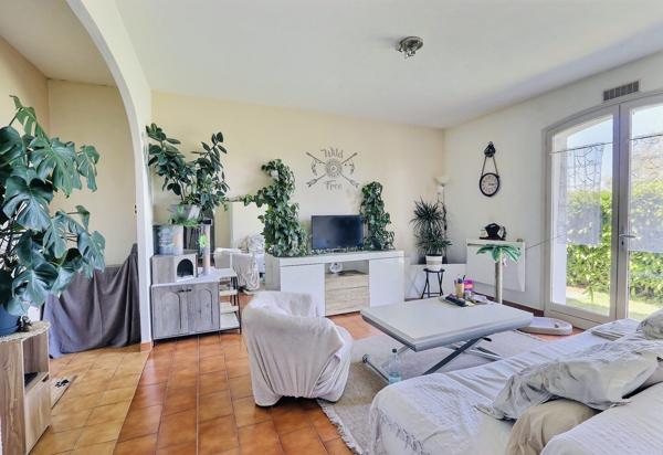 Blanzat - Les mauvaises, grande villa avec jardin et piscine, garages et vue panoramique