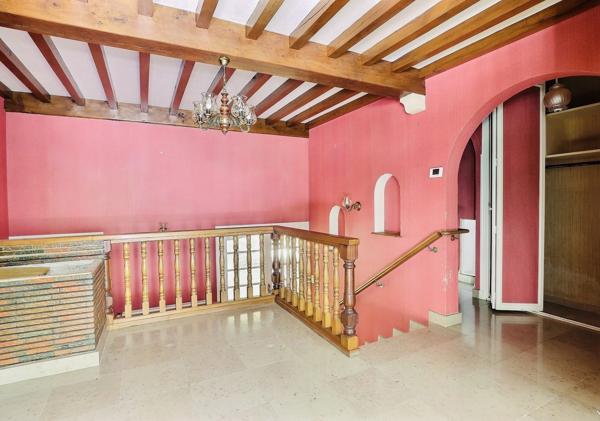 Blanzat - Les mauvaises, grande villa avec jardin et piscine, garages et vue panoramique