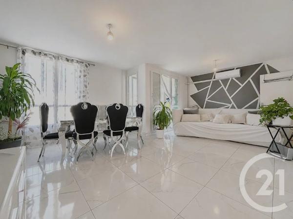 Appartement T4 à vendre  4 pièces - 82 m 2   MARSEILLE  - 13014